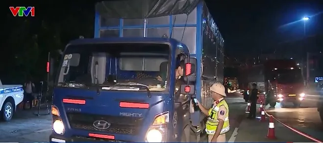 Kiên quyết xử lý vi phạm nồng độ cồn - Ảnh 1.