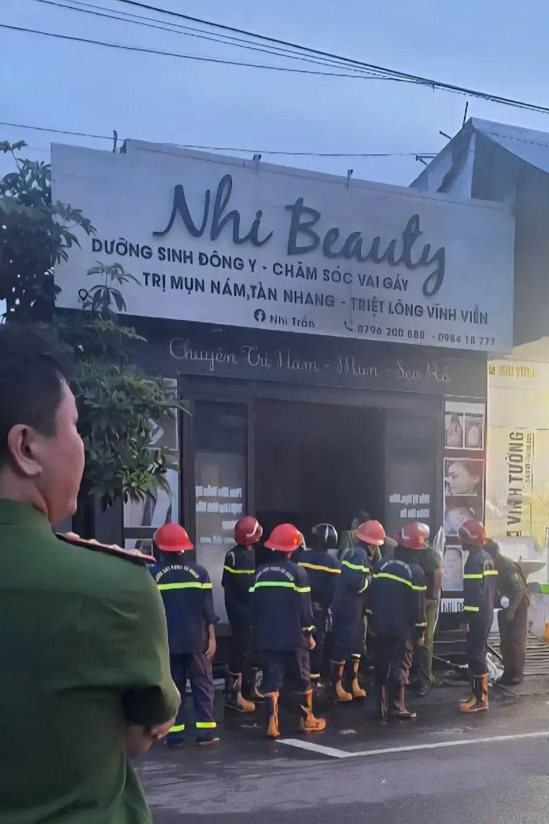 Cháy nhà ở Gia Lai, nghi do mâu thuẫn tình cảm - Ảnh 1.