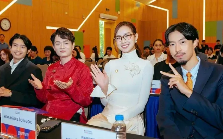 Các đại sứ của Chiến dịch nhằm nâng cao nhận thức về an toàn trên không gian mạng và phòng chống lừa đảo trực tuyến - Ảnh: Fanpage Niềm tin số Các đại sứ của Chiến dịch nhằm nâng cao nhận thức về an toàn trên không gian mạng và phòng chống lừa đảo trực tuyến - Ảnh: Fanpage Niềm tin số