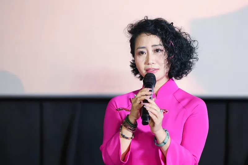 Về miền ký ức xưa với MV “Hà Nội đêm giao mùa” - Ảnh 2.