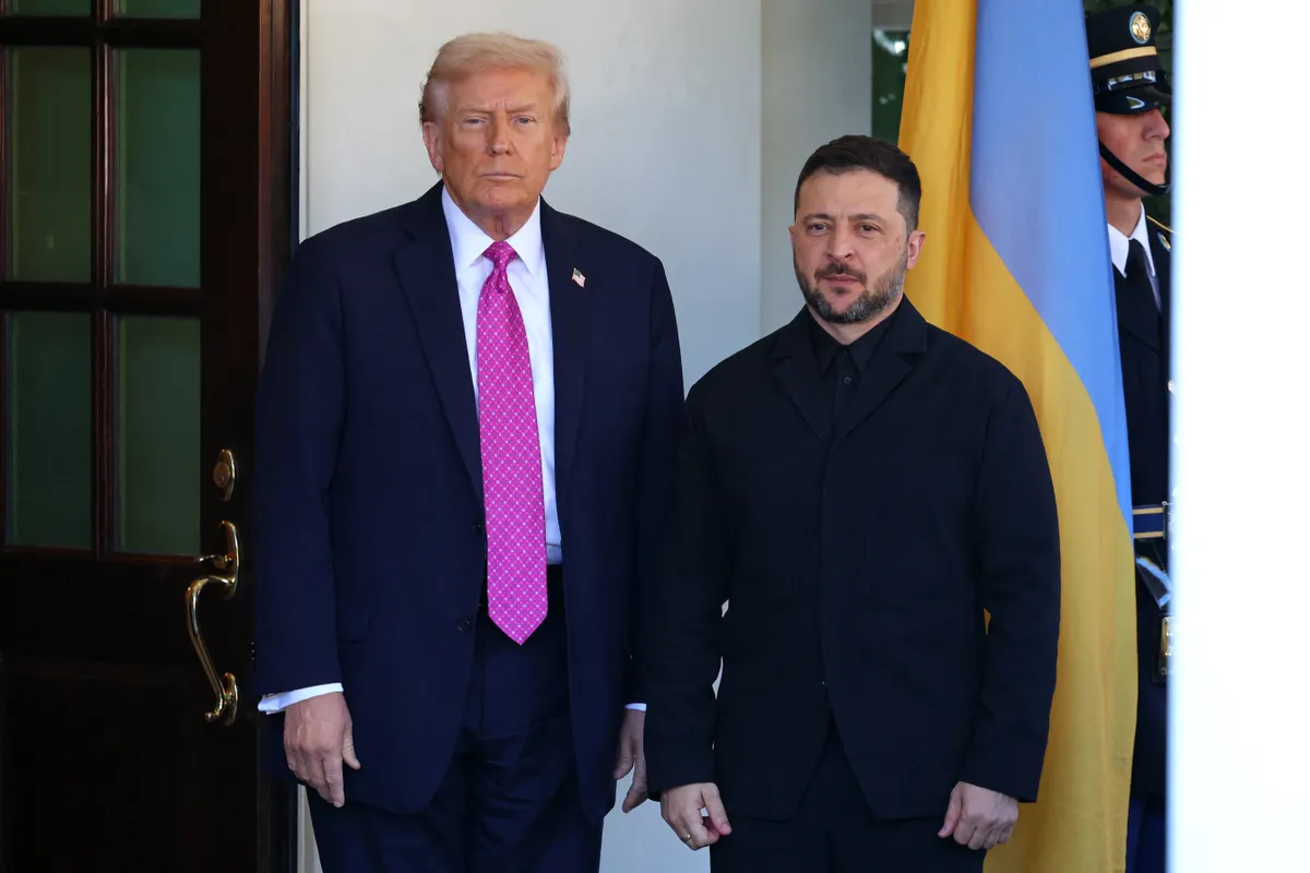 Tổng thống Trump thúc giục Tổng thống Ukraine nhượng bộ Nga  - Ảnh 1.