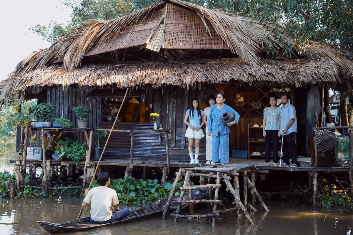 Lan Thy phá bỏ hình ảnh "nàng thơ" - Ảnh 5.