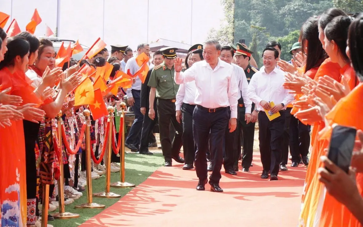 Tổng Bí thư Tô Lâm dự Lễ khởi công Trường Phổ thông nội trú liên cấp Na Ngoi (Nghệ An). Ảnh Phạm Bằng. Tổng Bí thư Tô Lâm dự Lễ khởi công Trường Phổ thông nội trú liên cấp Na Ngoi (Nghệ An). Ảnh Phạm Bằng.