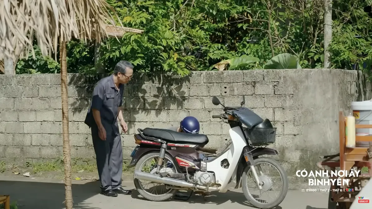 Có anh, nơi ấy bình yên - Tập 48: Bà Mừng kiên quyết phản đối Chí lấy "gái ngành" - Ảnh 1.
