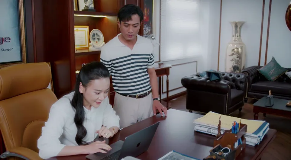 Gió ngang khoảng trời xanh - Tập 31: Lừa Ngân, 'tổng tài' Trường bị hội hưu trí đánh chạy mất dép - Ảnh 12.