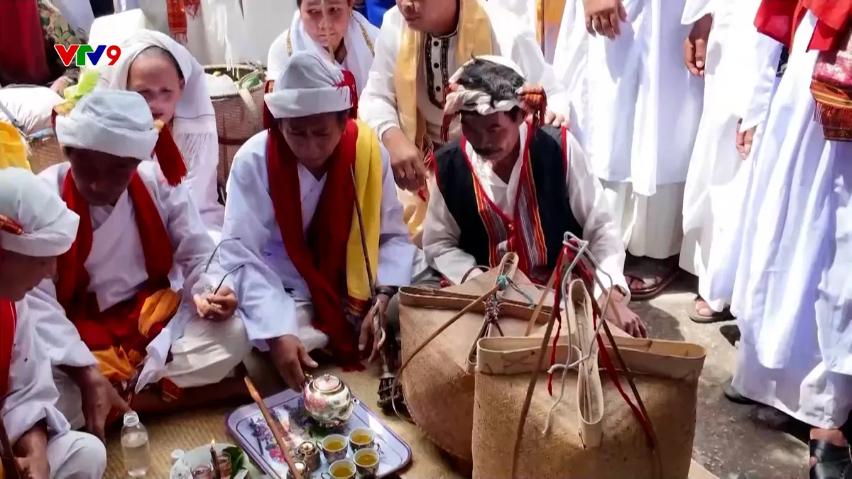 Kết nối dân tộc qua lễ rước Y trang Kết nối dân tộc qua lễ rước Y trang