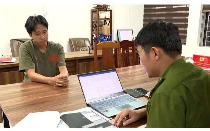 Đối tượng Hà tại cơ quan Công an (Ảnh: Công an Thanh Hóa)