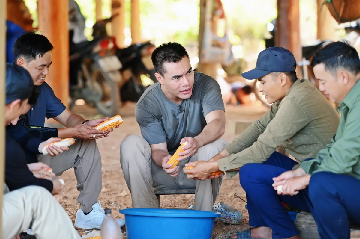 Những "kịch bản" khó tin của các chiến sĩ nhập vai khi thâm nhập thực tế - Ảnh 3.