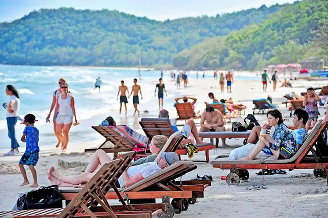 Bùng nổ du khách Nga đến Phú Quốc - Ảnh 1.