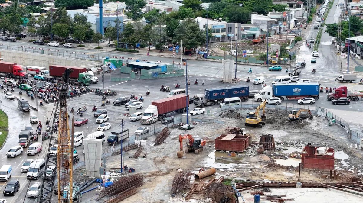 TP Hồ Chí Minh: Triển khai đồng bộ giải pháp xử lý 336 điểm nguy cơ ùn tắc giao thông - Ảnh 1.