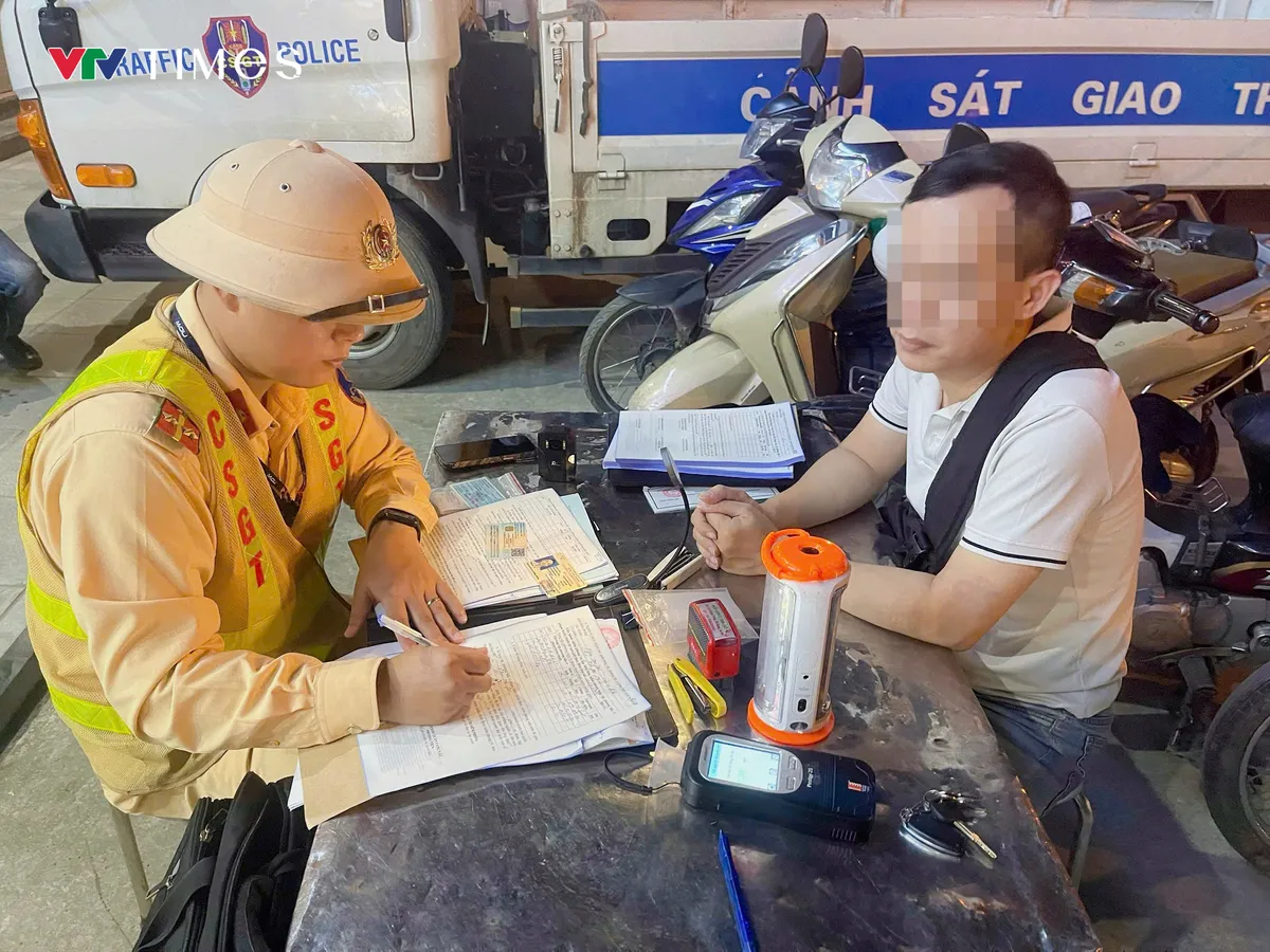 Chỉ sau 2 ngày triển khai toàn quốc, xử lý 8.432 trường hợp vi phạm nồng độ cồn - Ảnh 1.