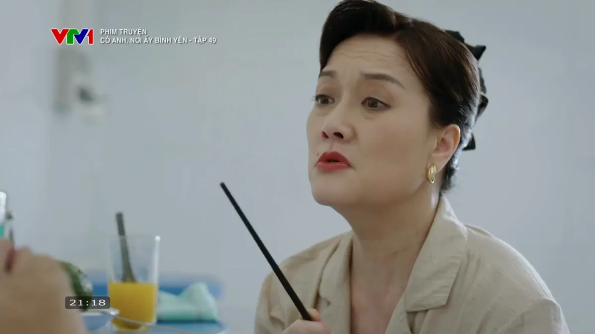 Có anh, nơi ấy bình yên - Tập 49: Bà Mừng thay đổi 180 độ cho phép Chí cưới Vy - Ảnh 11.