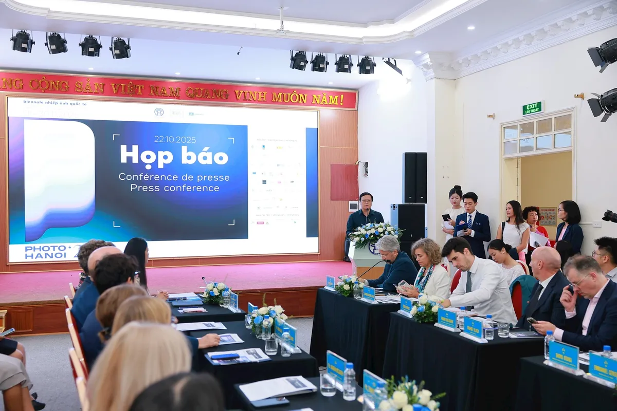 Photo Hanoi ’25: Bữa tiệc thị giác đa sắc - Ảnh 1.