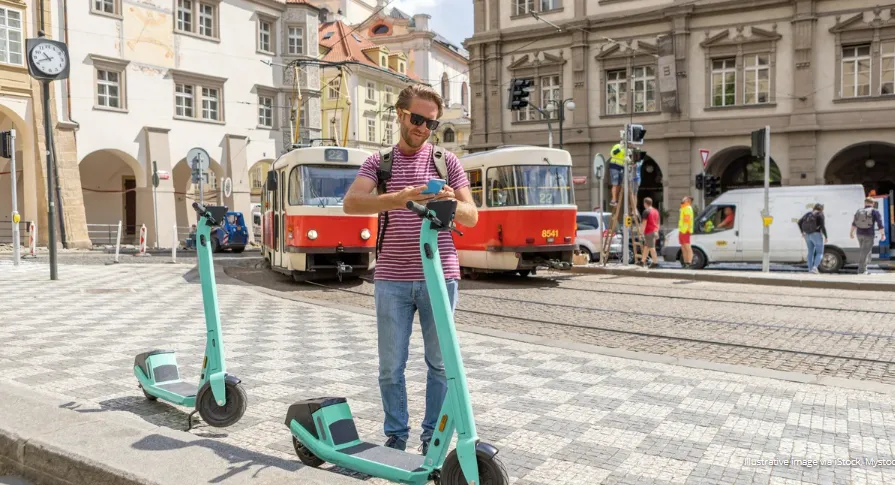 Thủ đô Praha, CH Czech cấm dịch vụ thuê xe scooter điện- Ảnh 1.