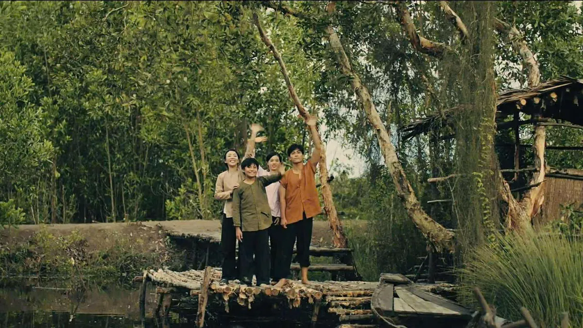 Sau Tử chiến trên không, Trâm Anh tái ngộ Võ Điền Gia Huy trong phim chiếu Tết Dương lịch - Ảnh 1.
