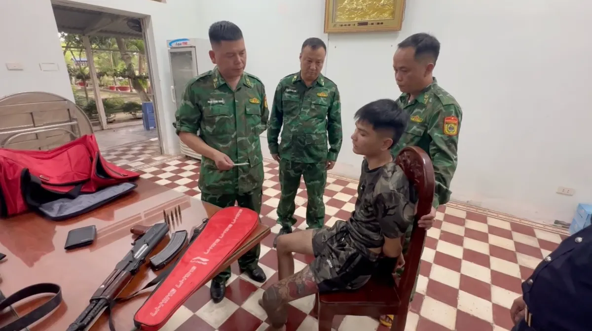 Phát hiện đối tượng mang súng AK khi làm thủ tục xuất cảnh tại Tây Ninh - Ảnh 1.
