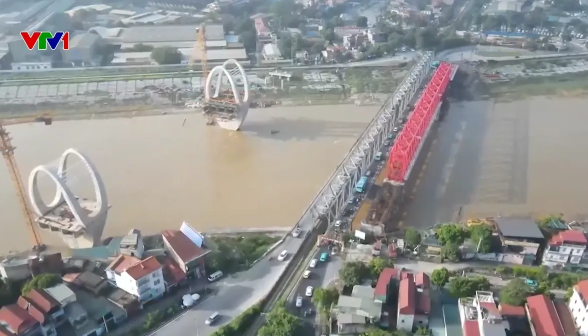 Vướng mắc giải phóng mặt bằng làm chậm tiến độ dự án cầu sông Đuống - Ảnh 1.