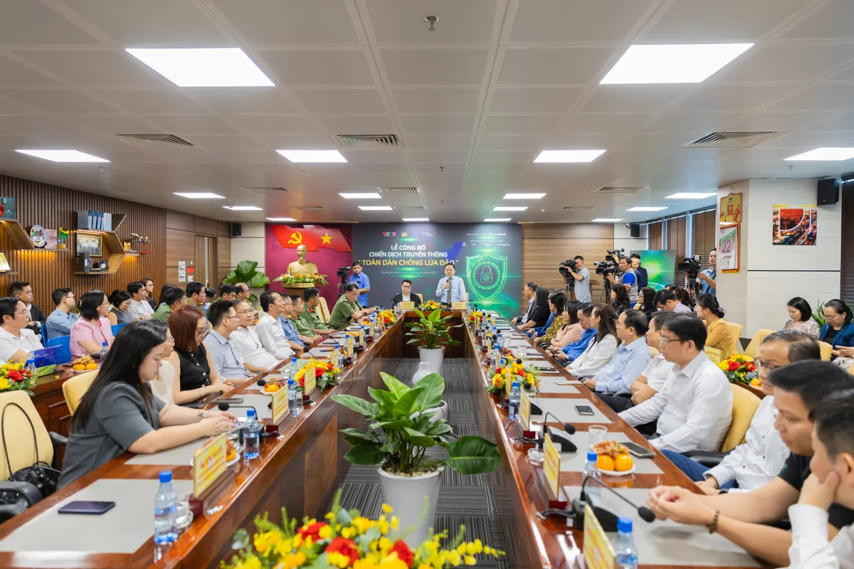 "Toàn dân chống lừa đảo": Khi truyền thông trở thành lá chắn niềm tin thời đại số - Ảnh 1.