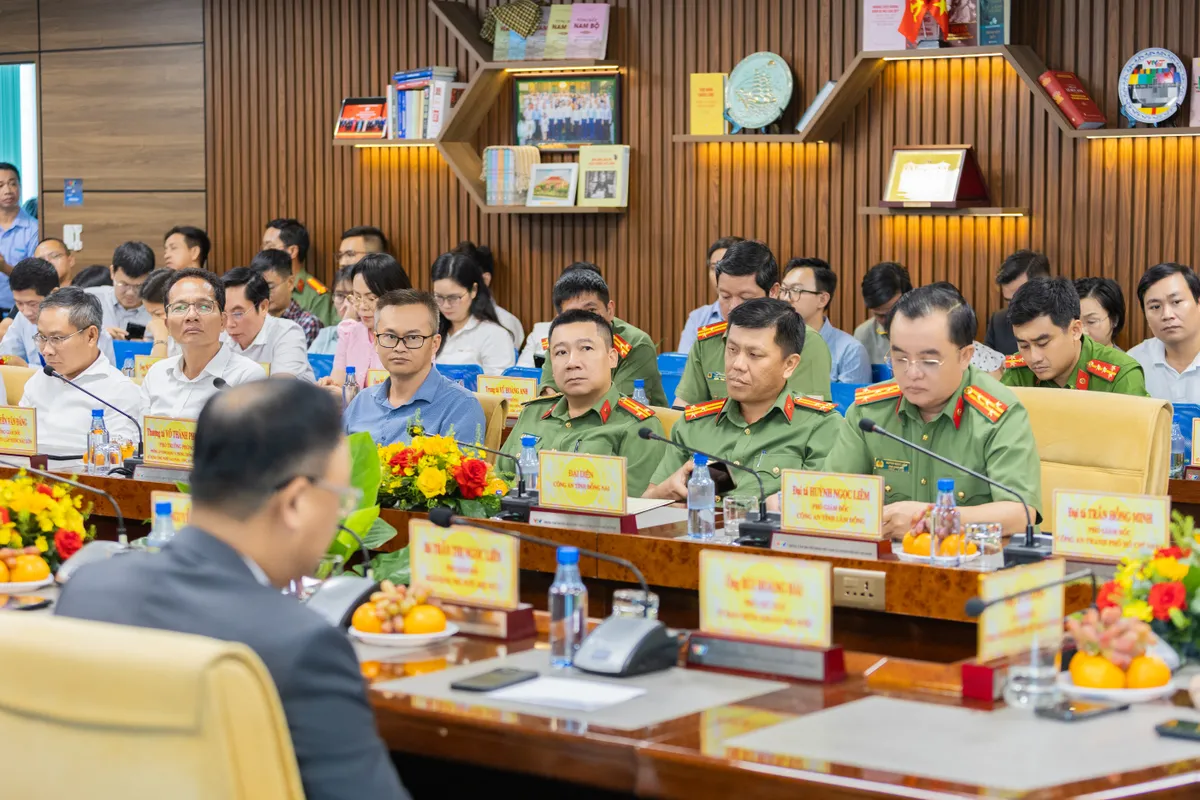 "Toàn dân chống lừa đảo": Khi truyền thông trở thành lá chắn niềm tin thời đại số - Ảnh 2.