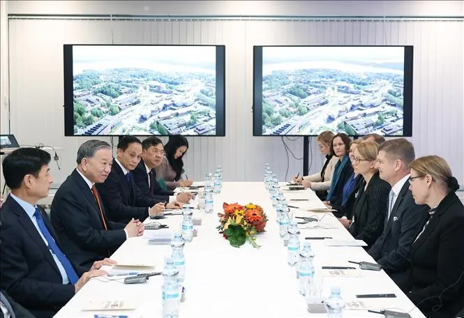 Tổng Bí thư Tô Lâm thăm Đại học Aalto và gặp gỡ sinh viên Việt Nam tại Phần Lan - Ảnh 1.