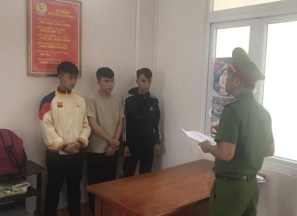 Thách thức nhau trên mạng xã hội, 15 đối tượng hẹn nhau hỗn chiến ở Đà Nẵng  - Ảnh 1.