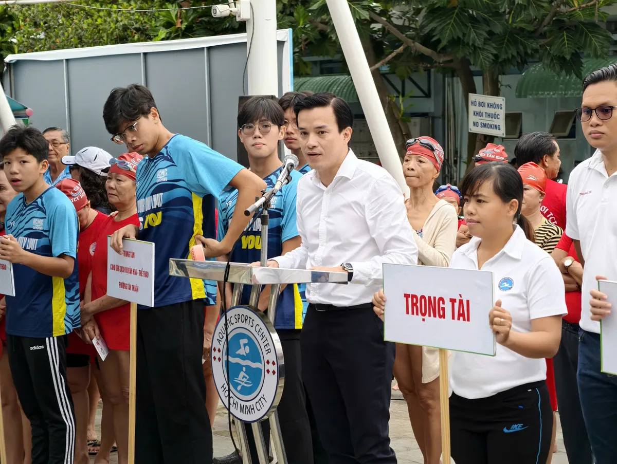 Gần 200 VĐV tranh t&agrave;i ở Giải Bơi Người cao tuổi TP Hồ Ch&iacute; Minh 2025- Ảnh 1.