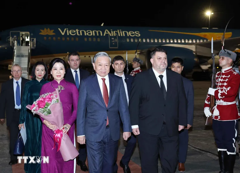 Tổng Bí thư Tô Lâm và Phu nhân bắt đầu thăm chính thức Cộng hòa Bulgaria- Ảnh 1. Tổng Bí thư Tô Lâm và Phu nhân bắt đầu thăm chính thức Cộng hòa Bulgaria- Ảnh 1.