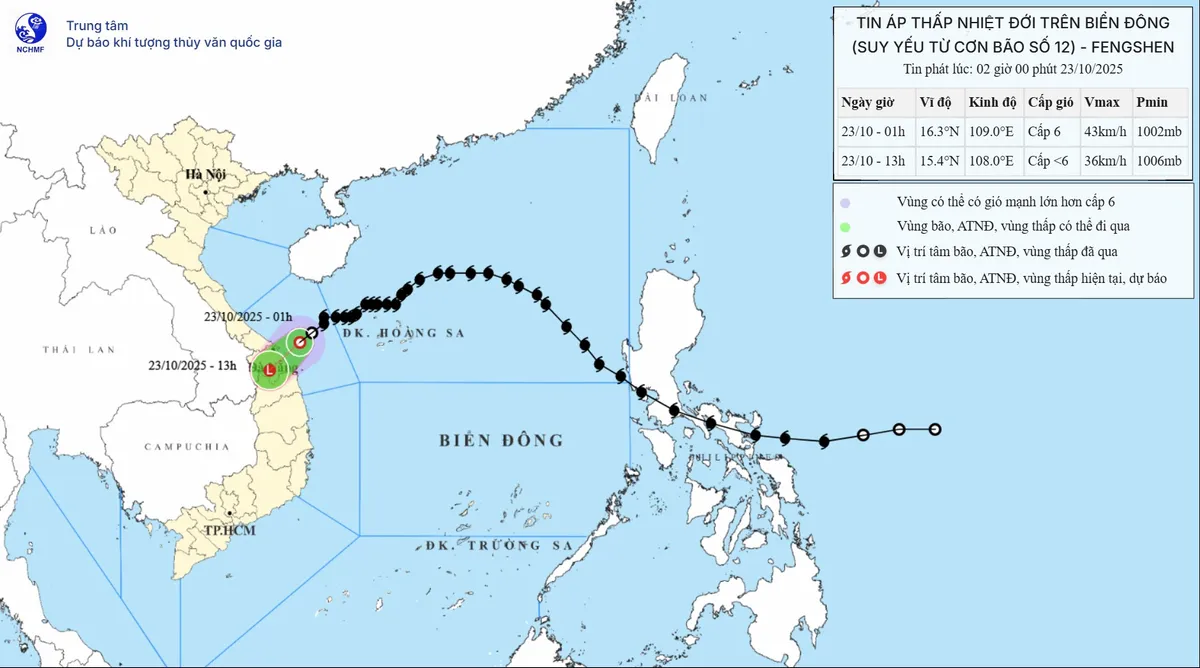 Bão số 12 suy yếu thành áp thấp nhiệt đới gây mưa lớn diện rộng ở miền Trung- Ảnh 1. Bão số 12 suy yếu thành áp thấp nhiệt đới gây mưa lớn diện rộng ở miền Trung- Ảnh 1.
