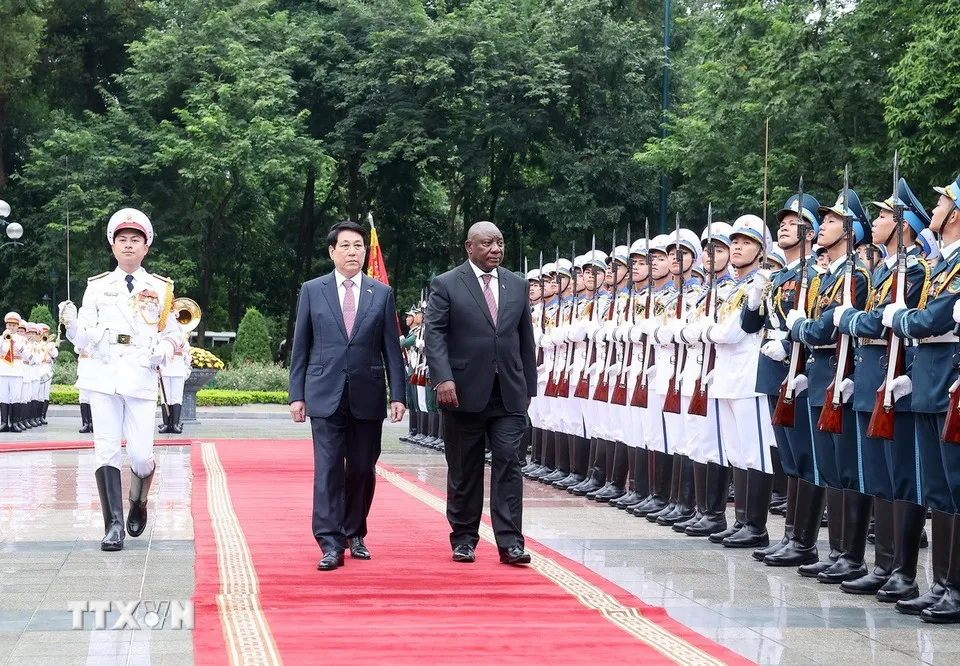 Chủ tịch nước Lương Cường chủ trì Lễ đón cấp Nhà nước Tổng thống Nam Phi Matamela Cyril Ramaphosa  - Ảnh 4.