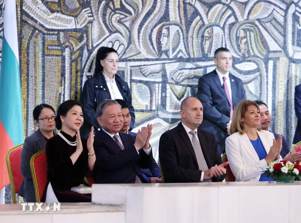 Tổng Bí thư Tô Lâm và Phu nhân thăm Bảo tàng Lịch sử Quốc gia Bulgaria- Ảnh 3.