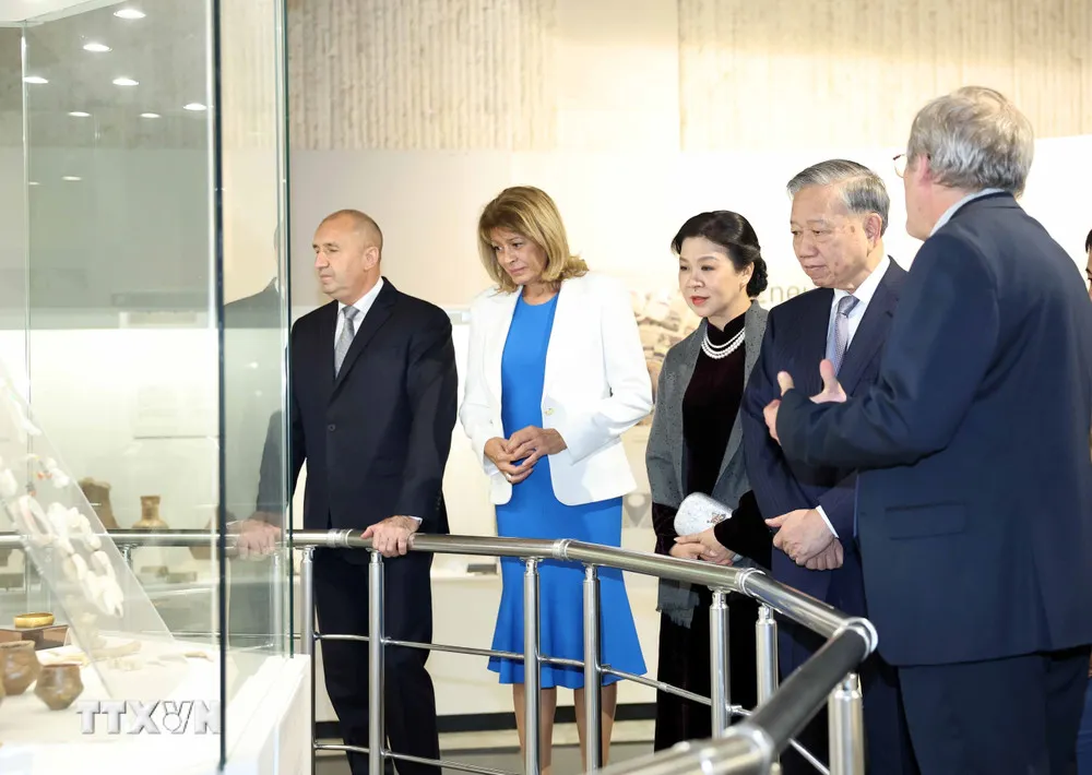 Tổng Bí thư Tô Lâm và Phu nhân thăm Bảo tàng Lịch sử Quốc gia Bulgaria- Ảnh 1.