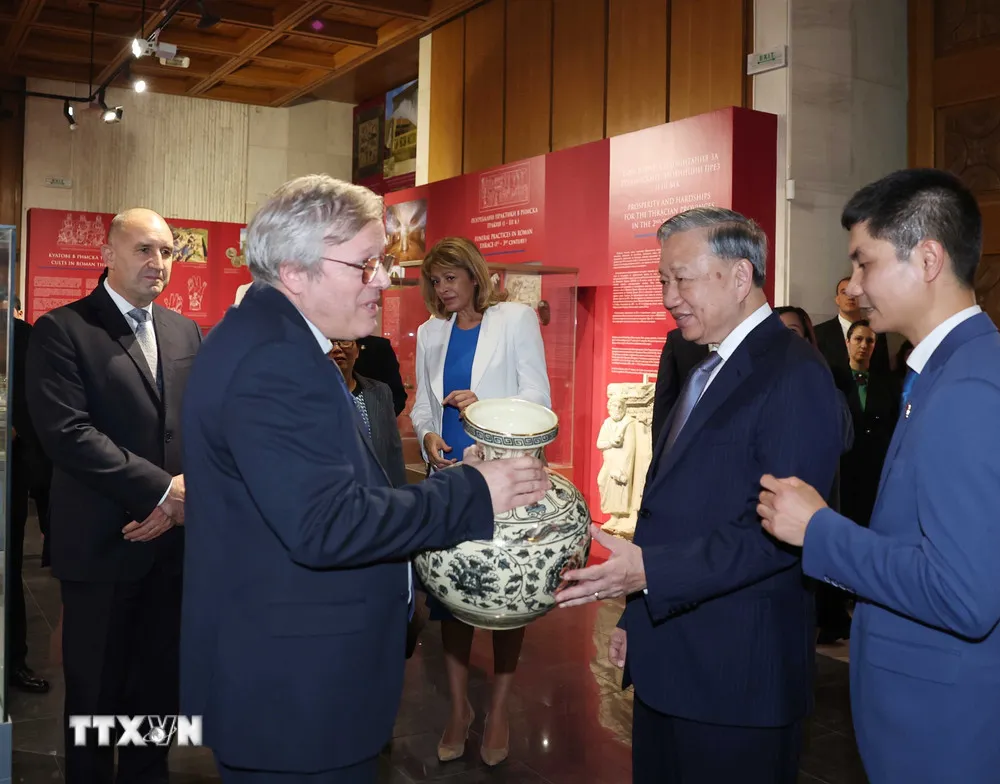Tổng Bí thư Tô Lâm và Phu nhân thăm Bảo tàng Lịch sử Quốc gia Bulgaria- Ảnh 2.