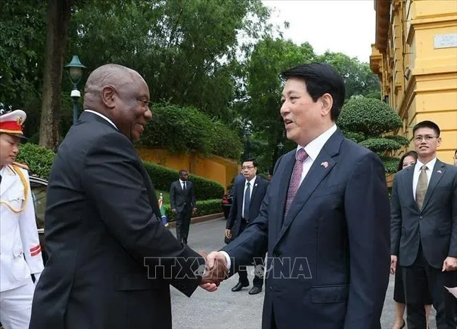 Chủ tịch nước Lương Cường chủ trì Lễ đón cấp Nhà nước Tổng thống Nam Phi Matamela Cyril Ramaphosa  - Ảnh 1.