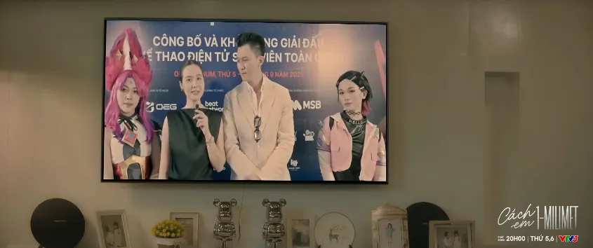 Cách em 1 milimet - Tập 16: Chồng Ngân nổi điên khi thấy Viễn nhìn vợ mình trên TV - Ảnh 7.