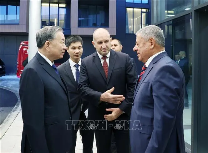 Tổng Bí thư Tô Lâm thăm Công ty công nghiệp quốc phòng Samel-90 của Bulgaria - Ảnh 2.