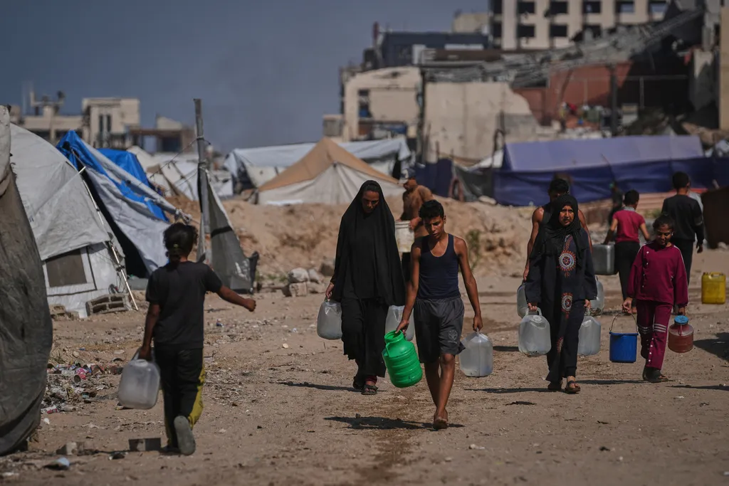 Viện trợ cho Gaza vẫn thấp hơn nhiều so với nhu cầu - Ảnh 1.