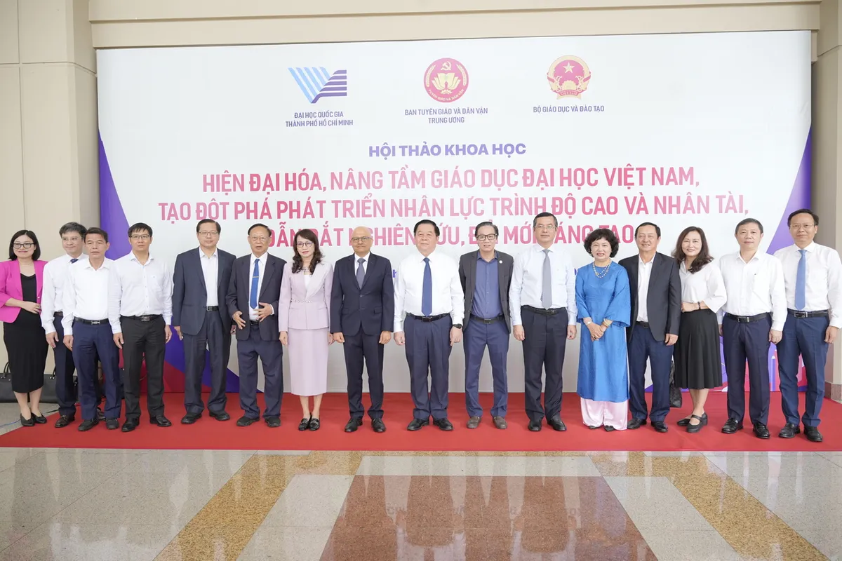 Hội thảo khoa học triển khai thực hiện Nghị quyết 71-NQ/TW về đột phá phát triển giáo dục và đào tạo- Ảnh 4. Hội thảo khoa học triển khai thực hiện Nghị quyết 71-NQ/TW về đột phá phát triển giáo dục và đào tạo- Ảnh 4.