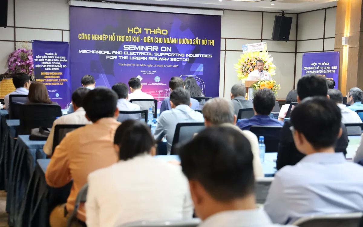 Các đại biểu doanh nghiệp tham gia  Hội thảo "Công nghiệp hỗ trợ cơ khí – điện cho ngành đường sắt đô thị"   Các đại biểu doanh nghiệp tham gia  Hội thảo "Công nghiệp hỗ trợ cơ khí – điện cho ngành đường sắt đô thị"