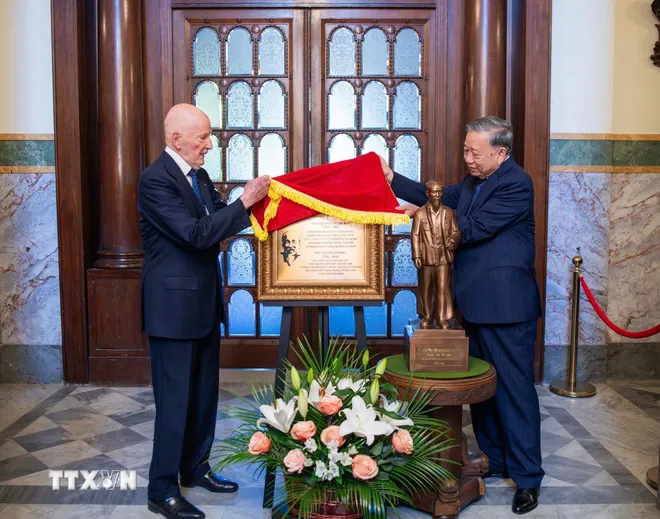 Tổng Bí thư Tô Lâm thăm nơi Bác Hồ từng ở tại Bulgaria - Ảnh 2.