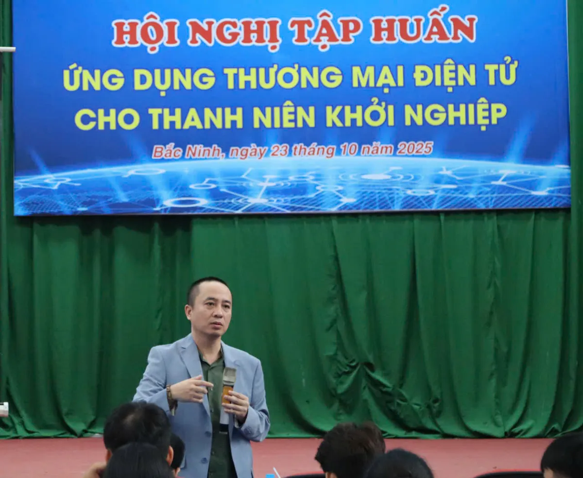 Khởi nghiệp kinh tế số: Khi sinh viên học cách bán hàng toàn cầu từ chiếc điện thoại - Ảnh 1.