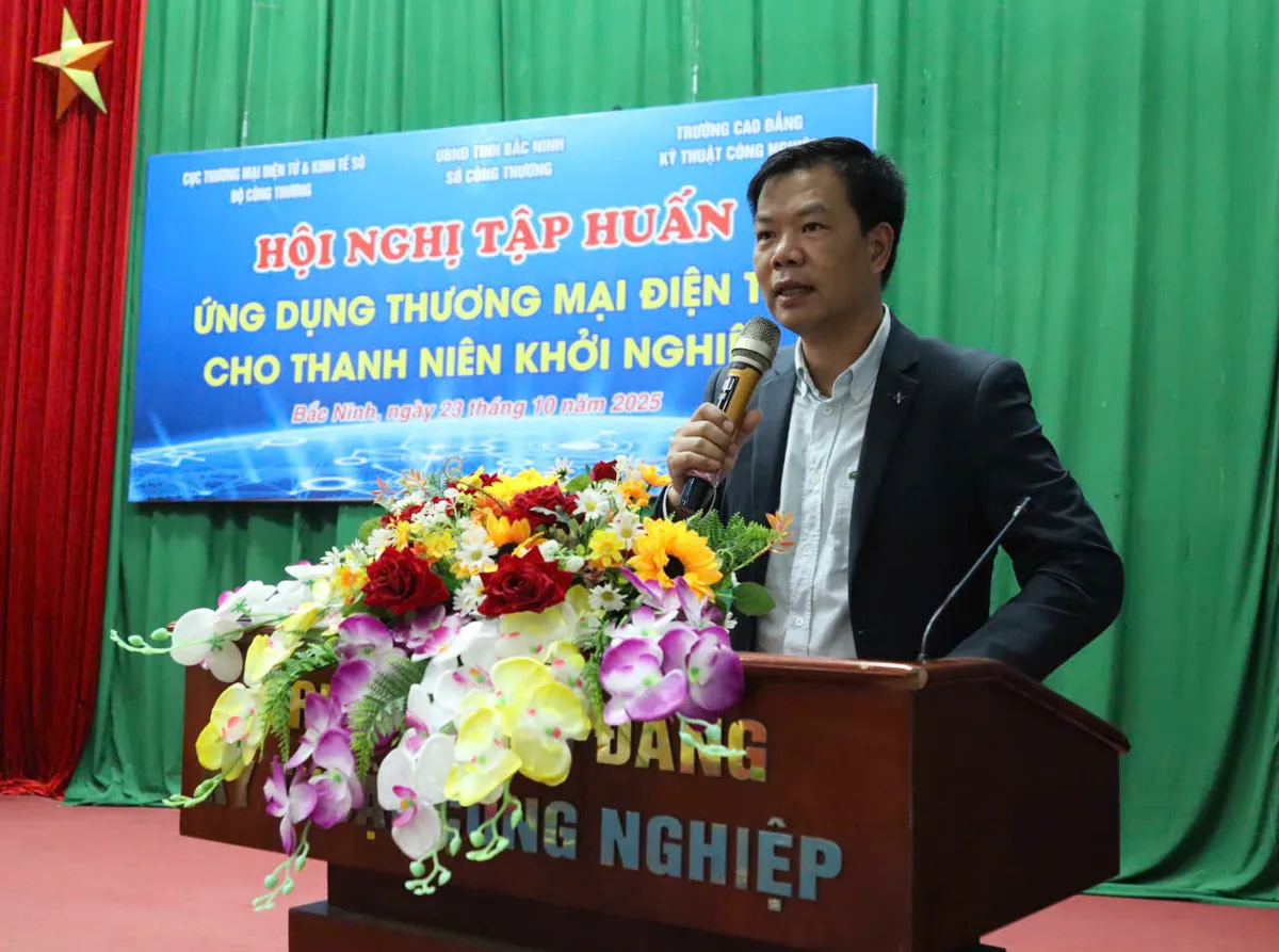 Khởi nghiệp kinh tế số: Khi sinh viên học cách bán hàng toàn cầu từ chiếc điện thoại - Ảnh 2.