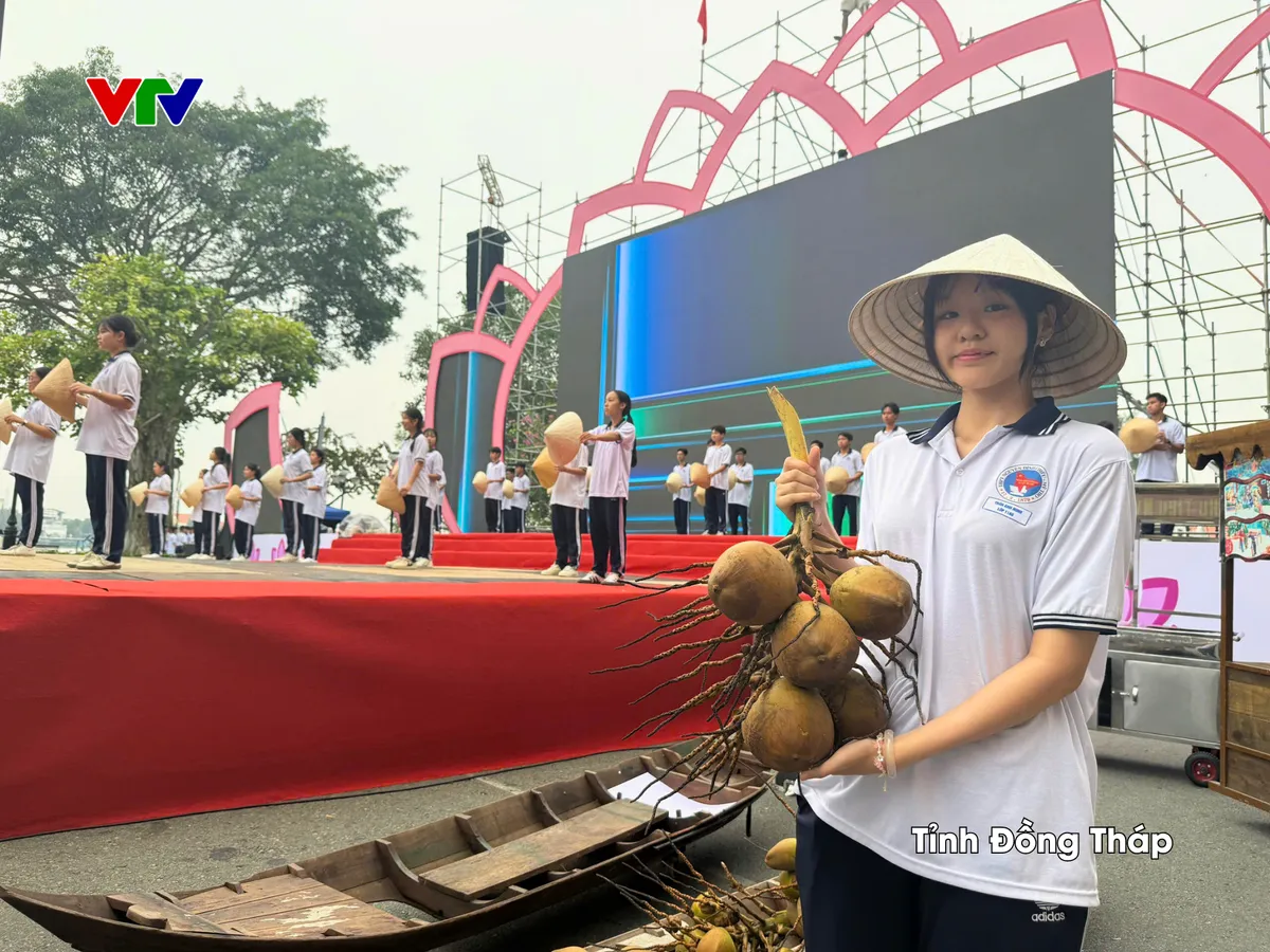 Các điểm cầu 'rực lửa' cổ vũ 4 nhà leo núi Chung kết Olympia 2025 - Ảnh 22.