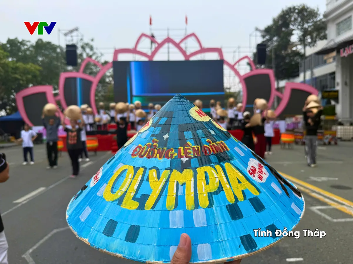 Các điểm cầu 'rực lửa' cổ vũ 4 nhà leo núi Chung kết Olympia 2025 - Ảnh 20.