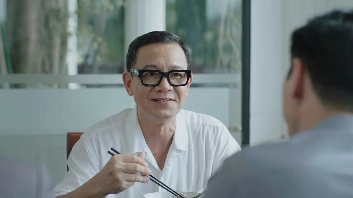 Lằn ranh: Thoát khỏi khuôn mẫu mặc định của dòng phim chính luận - Ảnh 6.