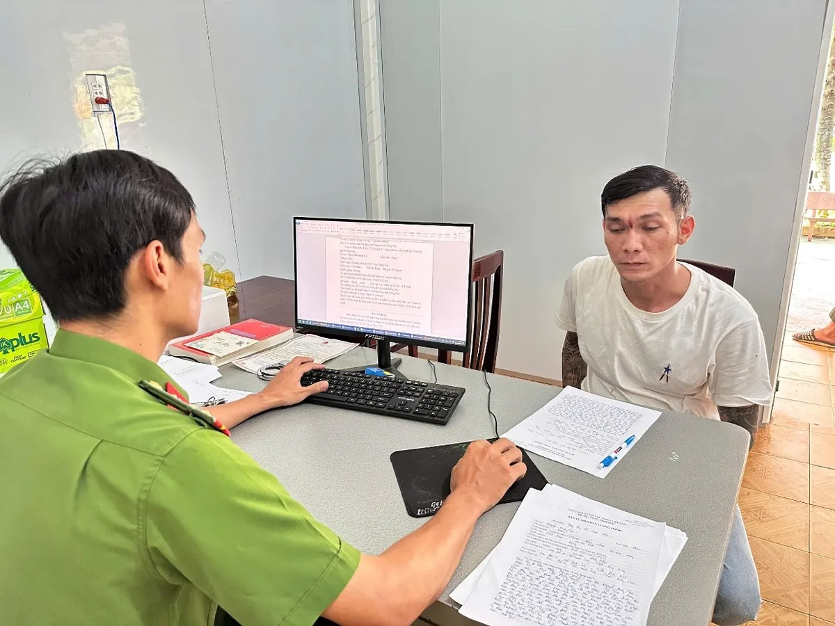 Đấu tranh triệt để, bài trừ tận gốc tệ nan ma tuý tại Đồng Nai- Ảnh 1. Đấu tranh triệt để, bài trừ tận gốc tệ nan ma tuý tại Đồng Nai- Ảnh 1.