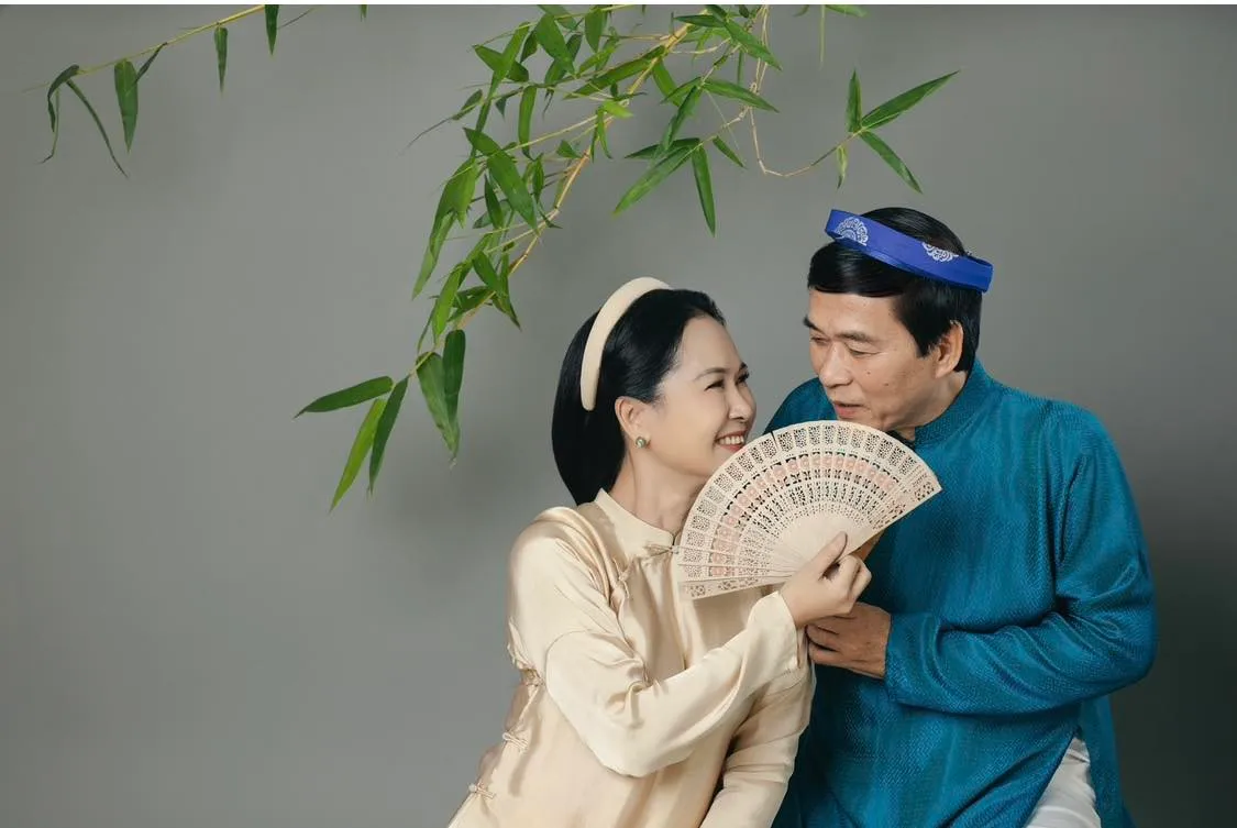 Đám cưới của Chế Nguyễn Quỳnh Châu, NSND Lan Hương mừng sinh nhật ông xã Đỗ Kỷ - Ảnh 5. Đám cưới của Chế Nguyễn Quỳnh Châu, NSND Lan Hương mừng sinh nhật ông xã Đỗ Kỷ - Ảnh 5.
