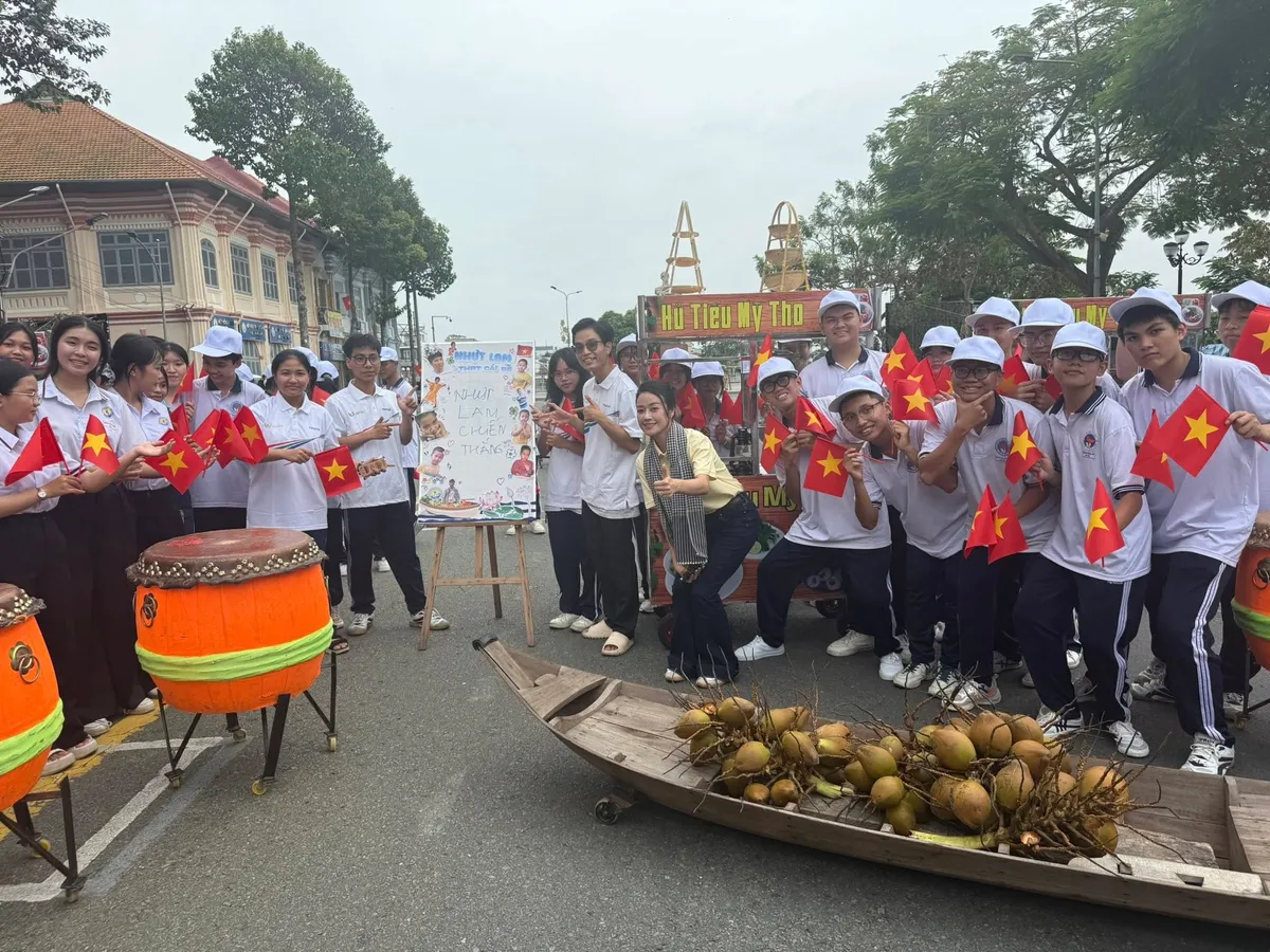 Các điểm cầu 'rực lửa' cổ vũ 4 nhà leo núi Chung kết Olympia 2025 - Ảnh 18.