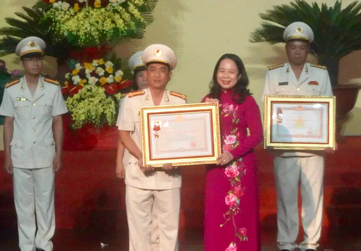 TP Hồ Chí Minh tuyên dương 478 gương điển hình thi đua yêu nước - Ảnh 6.