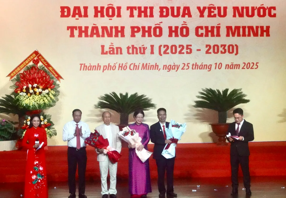 TP Hồ Chí Minh tuyên dương 478 gương điển hình thi đua yêu nước - Ảnh 4.