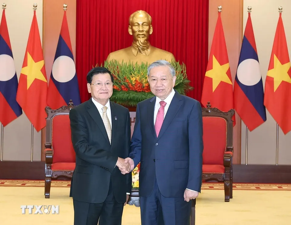 Tổng Bí thư Tô Lâm gặp Tổng Bí thư, Chủ tịch nước Lào Thongloun Sisoulith. Tổng Bí thư Tô Lâm gặp Tổng Bí thư, Chủ tịch nước Lào Thongloun Sisoulith.